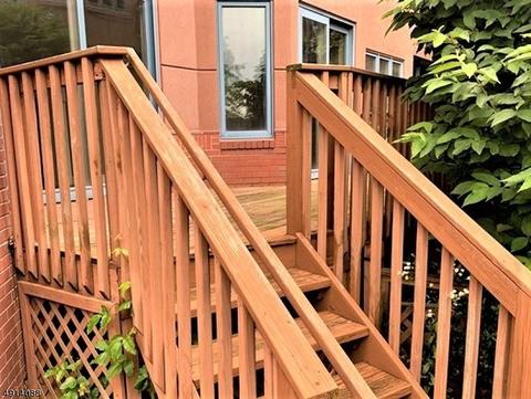 101 Smith Ct, Edgewater, NJ 07020 photo 7