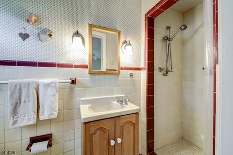 87 Green Knolls Dr, Wayne, NJ 07470 photo 13