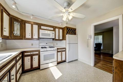 87 Green Knolls Dr, Wayne, NJ 07470 photo 7