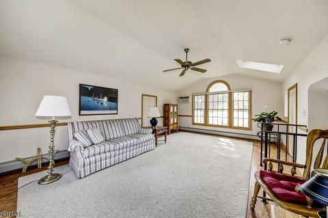 87 Green Knolls Dr, Wayne, NJ 07470 photo 8