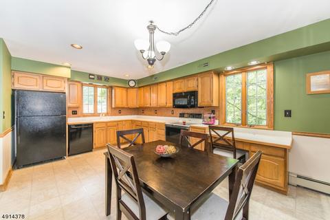 124 Monroe St, Wanaque Boro, NJ 07420 photo 8