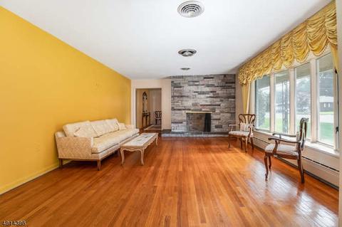 605 E Baldwin St, Hackettstown, NJ 07840 photo 3
