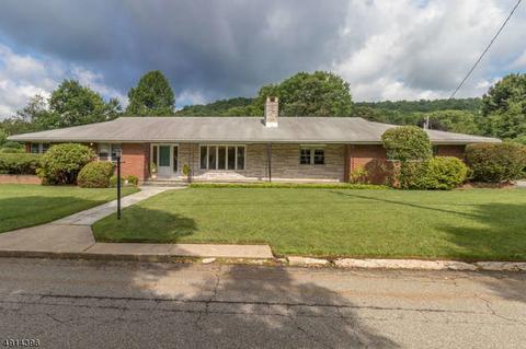 605 E Baldwin St, Hackettstown, NJ 07840 photo 1