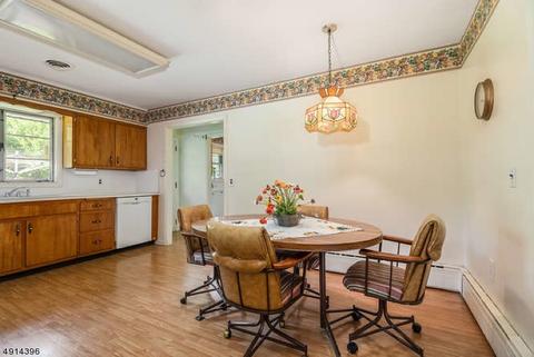 605 E Baldwin St, Hackettstown, NJ 07840 photo 8
