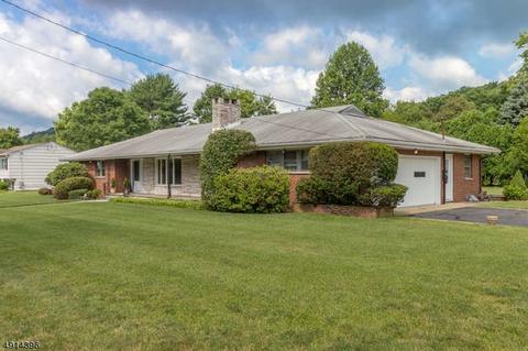 605 E Baldwin St, Hackettstown, NJ 07840 photo 2