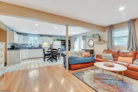 38 Spring Valley Ave, Paramus, NJ 07652 photo 16