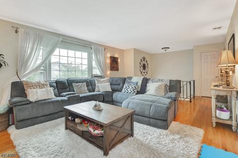 38 Spring Valley Ave, Paramus, NJ 07652 photo 3