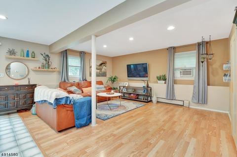 38 Spring Valley Ave, Paramus, NJ 07652 photo 17