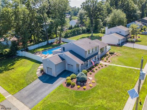 44 Wellington Dr, Wayne, NJ 07470 photo 2