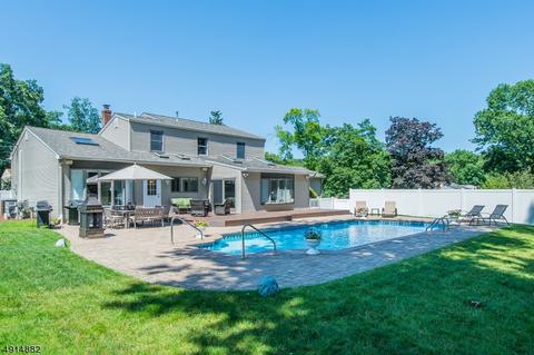 44 Wellington Dr, Wayne, NJ 07470 photo 3