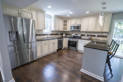 8 Charles Pl, Stanhope, NJ 07874 photo 5