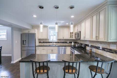 8 Charles Pl, Stanhope, NJ 07874 photo 6
