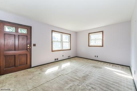83 Runyon Rd, Clifton, NJ 07013 photo 3