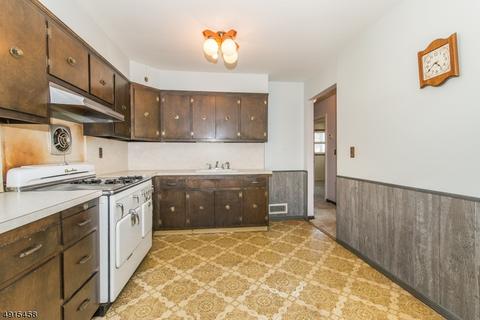 83 Runyon Rd, Clifton, NJ 07013 photo 6