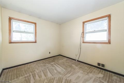 83 Runyon Rd, Clifton, NJ 07013 photo 9
