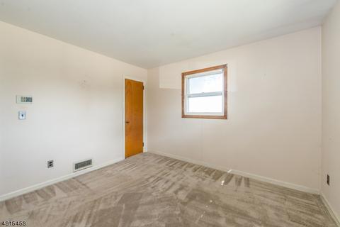 83 Runyon Rd, Clifton, NJ 07013 photo 8