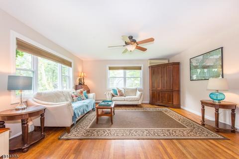 22 Forest Ter, Wayne, NJ 07470 photo 2