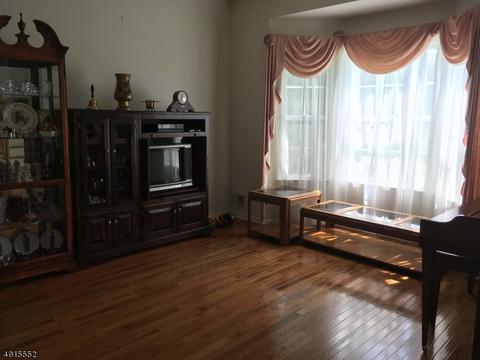 7 Saxton Ln, Hackettstown, NJ 07840 photo 3