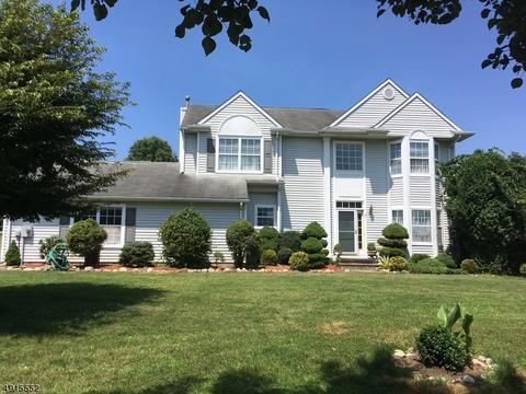 7 Saxton Ln, Hackettstown, NJ 07840 photo 2