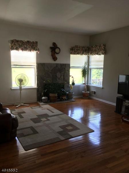 7 Saxton Ln, Hackettstown, NJ 07840 photo 9