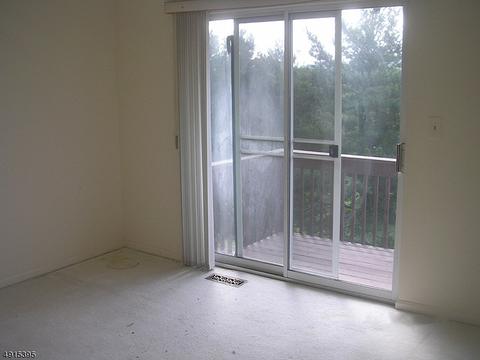 23 Pinehurst Dr, Washington, NJ 07882 photo 4