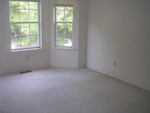 23 Pinehurst Dr, Washington, NJ 07882 photo 8