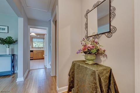 26 Evergreen Ave, Springfield, NJ 07081 photo 2