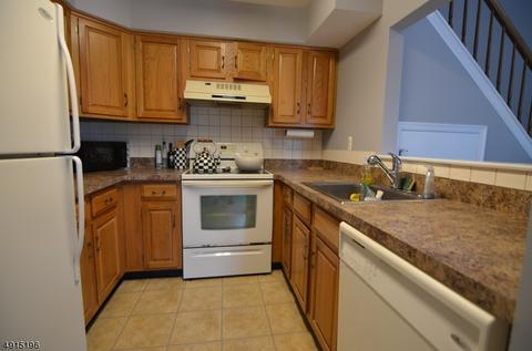 44 Pine Ct, Bedminster, NJ 07921 photo 3