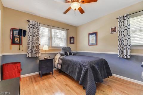47 Hemlock Dr, Paramus, NJ 07652 photo 11