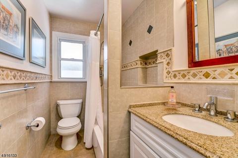 47 Hemlock Dr, Paramus, NJ 07652 photo 14