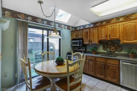 45 Aspen Dr, Bernards, NJ 07920 photo 8