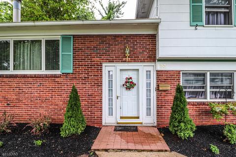 23 Malvern Dr, Clark, NJ 07066 photo 2
