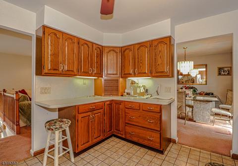 23 Malvern Dr, Clark, NJ 07066 photo 6