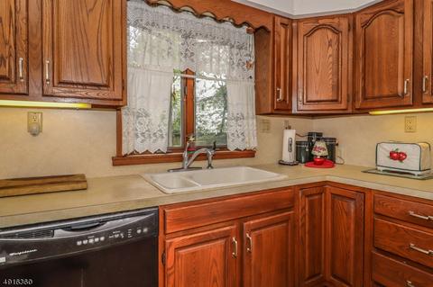 23 Malvern Dr, Clark, NJ 07066 photo 7