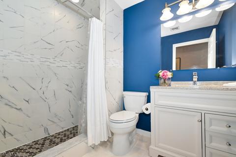 173 Arundel Rd, Paramus, NJ 07652 photo 12