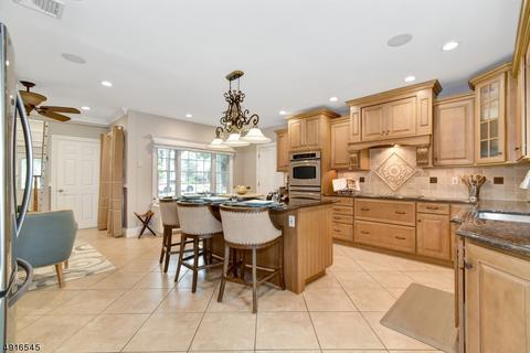 173 Arundel Rd, Paramus, NJ 07652 photo 3
