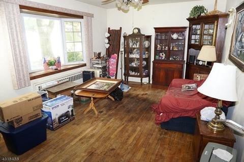 335 Valley Rd, Clark, NJ 07066 photo 4