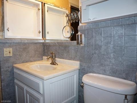 335 Valley Rd, Clark, NJ 07066 photo 14