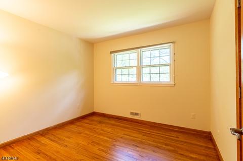 30 Marlton Dr, Wayne, NJ 07470 photo 9