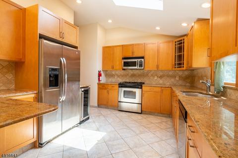 30 Marlton Dr, Wayne, NJ 07470 photo 2
