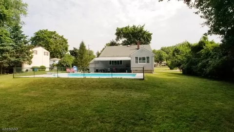 33 Sylvan Ter, Wayne, NJ 07470 photo 3
