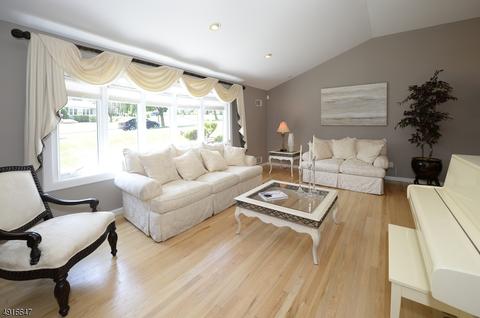 38 Eleron Pl, Wayne, NJ 07470 photo 4