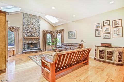 14 Apple Ln, Wayne, NJ 07470 photo 8