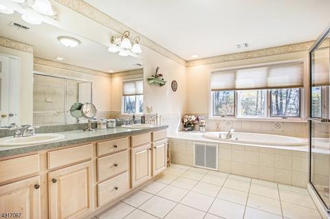 14 Apple Ln, Wayne, NJ 07470 photo 15