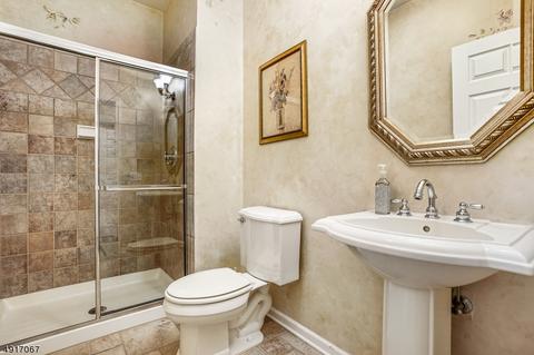 14 Apple Ln, Wayne, NJ 07470 photo 11