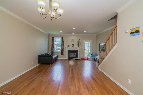 566 Coventry Dr, Nutley, NJ 07110 photo 7