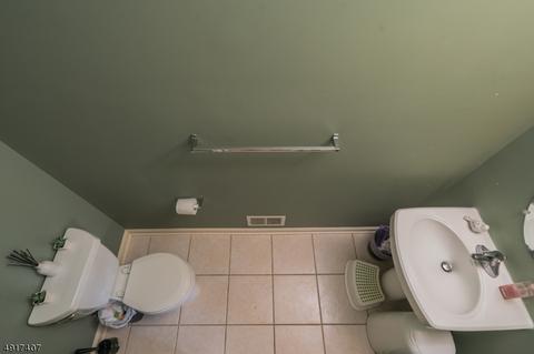 566 Coventry Dr, Nutley, NJ 07110 photo 15