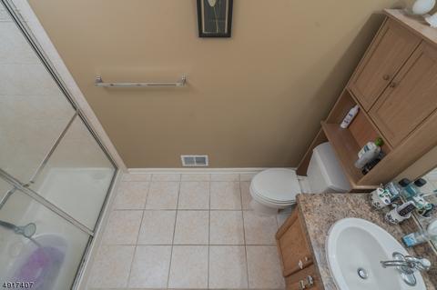 566 Coventry Dr, Nutley, NJ 07110 photo 13