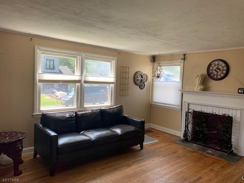 55 Hillcrest Dr, Wayne, NJ 07470 photo 2