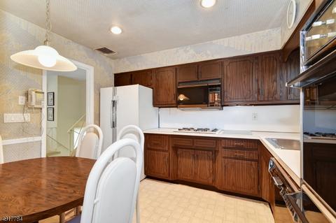 890 Gloucester Rd, Union, NJ 07083 photo 4